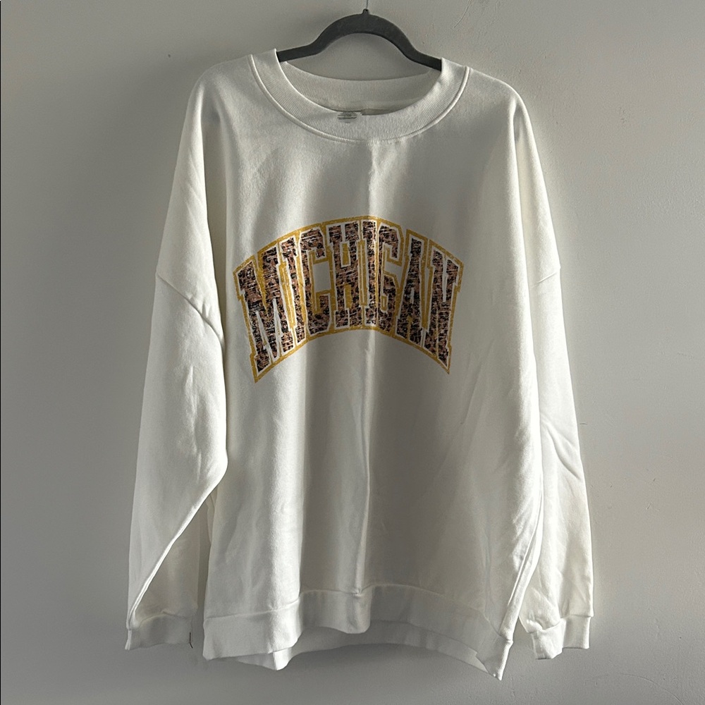 White Sweatshirt with Michigan Print